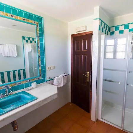 Rural Lacelo فندق